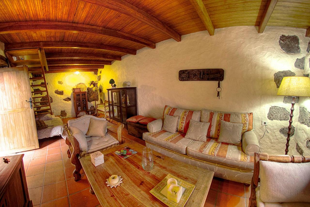 Geranios Rojos Pension Las Rosas  Buitenkant foto